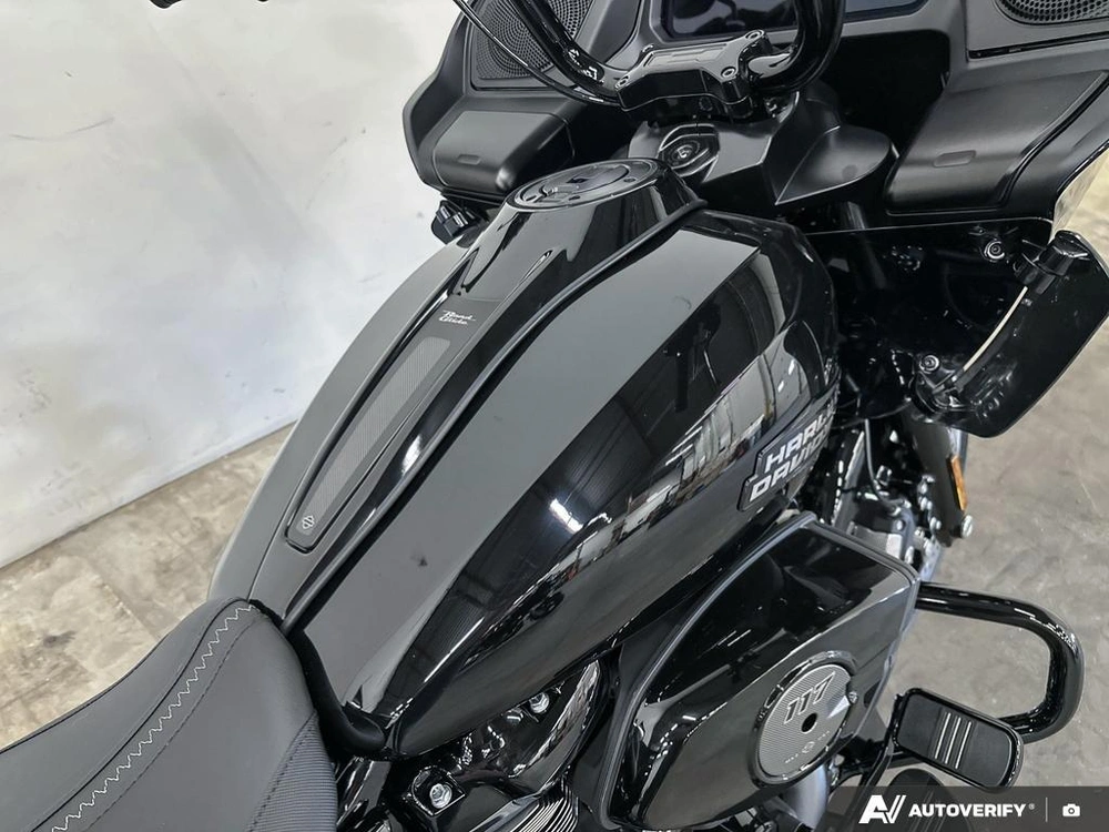 2026 Harley-davidson Road Glide alt