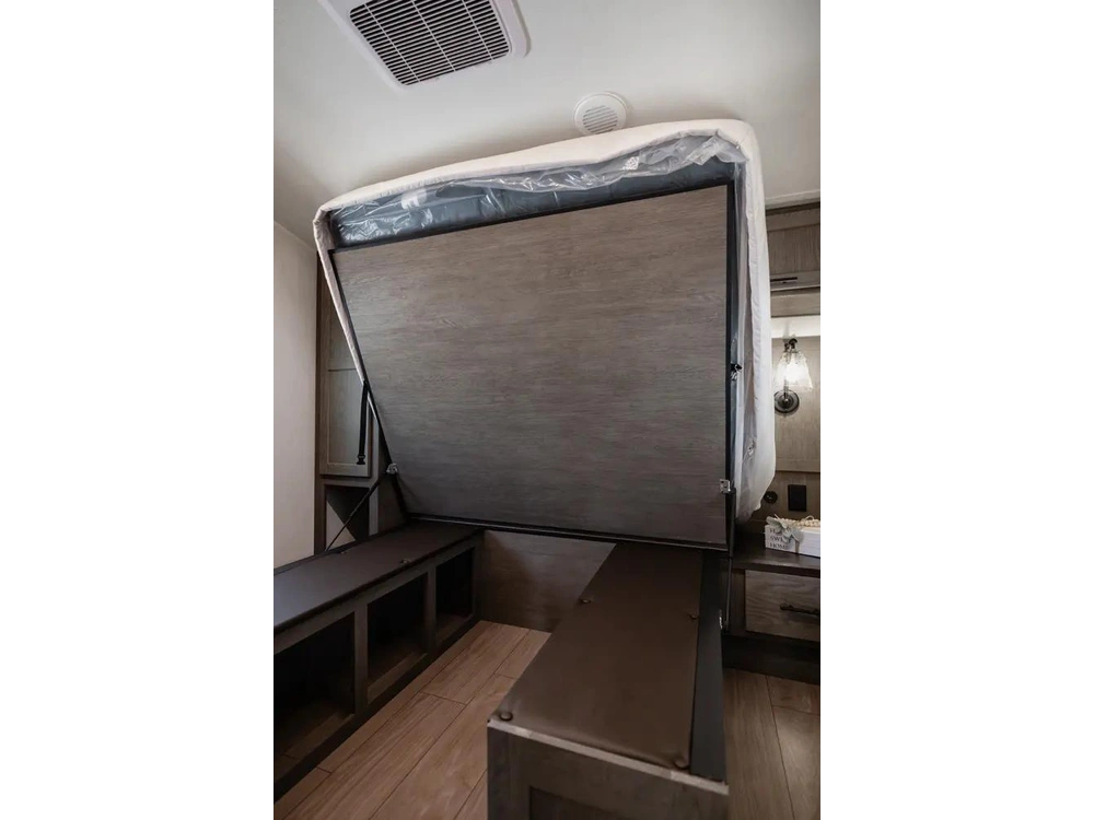 Arctic Wolf 289pano 2026 alt