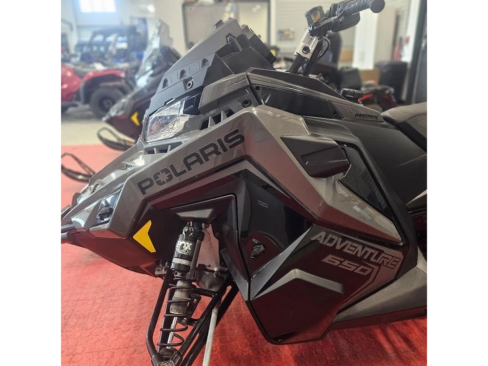 2025 Polaris 650 Indy Adventure 137 alt