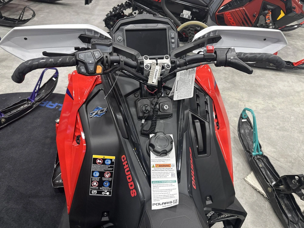 2025 Polaris 9r Indy Xcr 136 Le alt