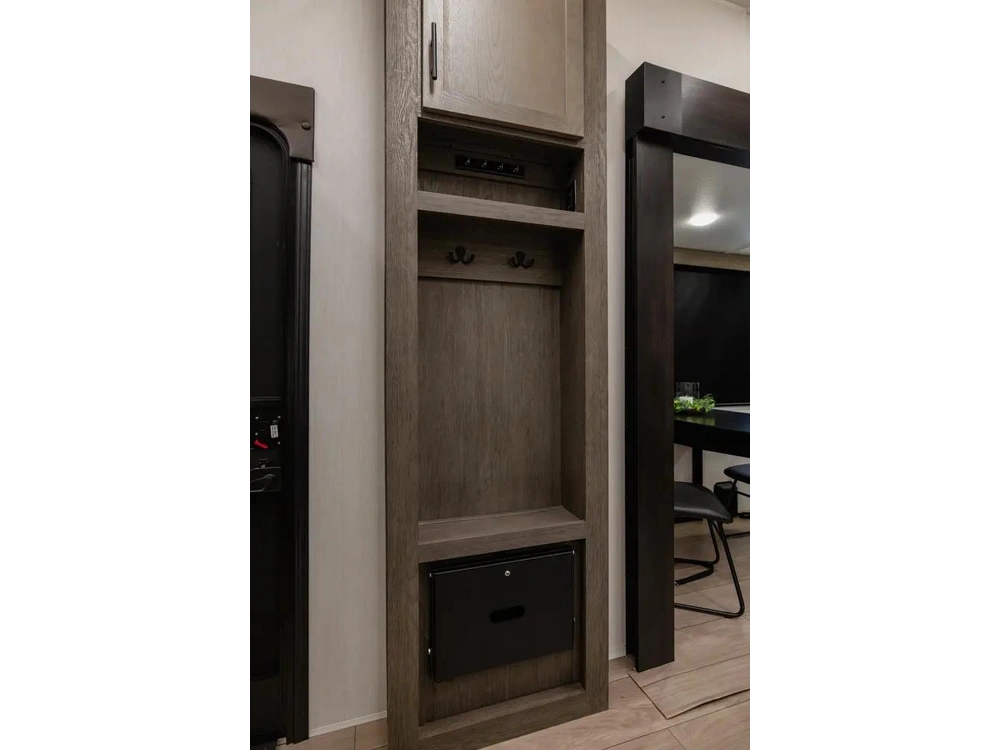 Arctic Wolf 289pano 2026 alt