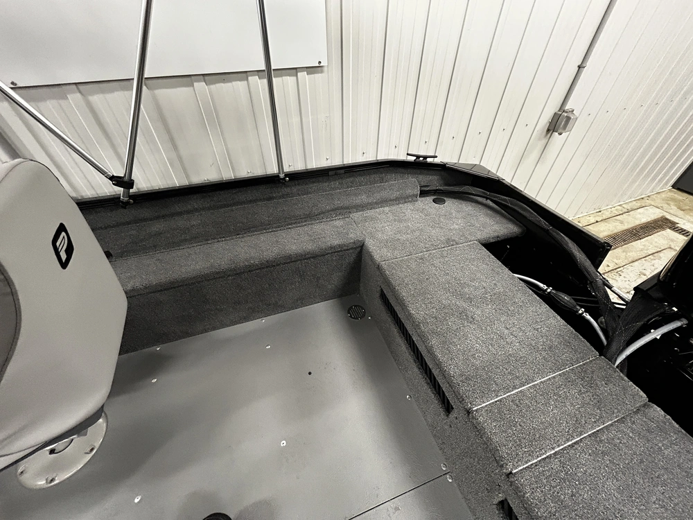 2026 Princecraft Holiday 162 Ws Max 60elpt Ct alt