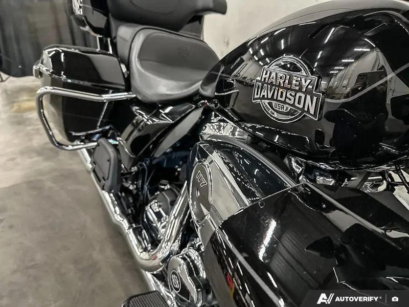 2025 Harley-Davidson FLHXU - Street Glide® Ultra thumbnail 18