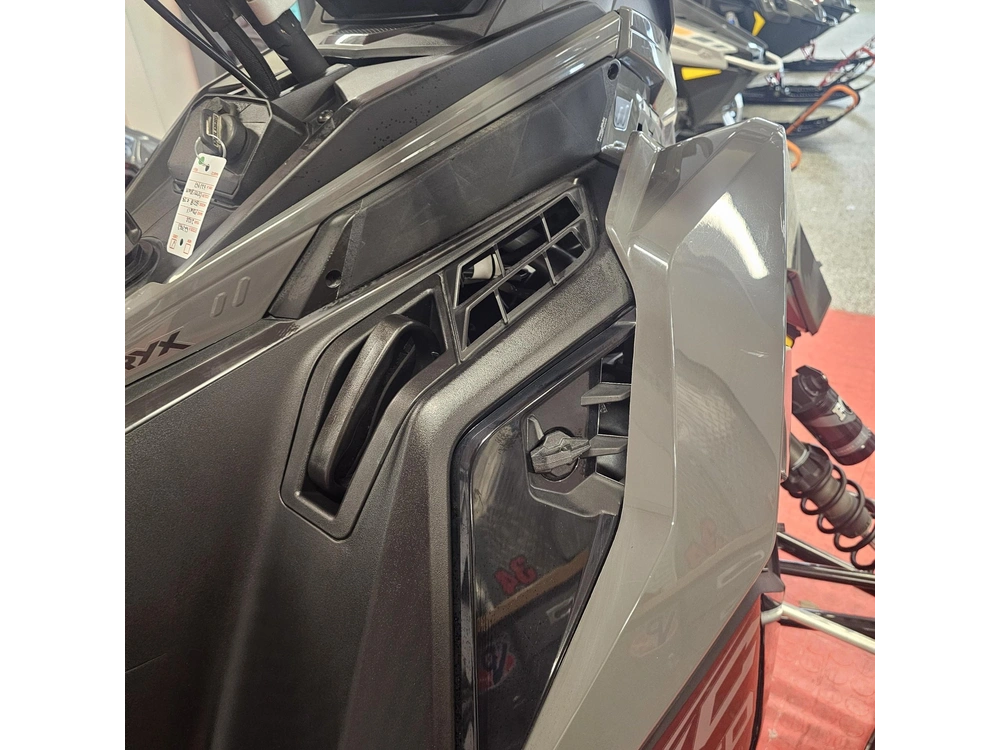 2025 Polaris 650 Switchback Xc 146 alt