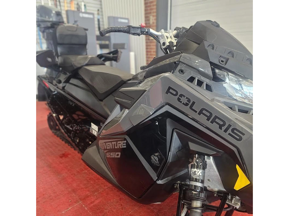 2025 Polaris 650 Indy Adventure 137 alt