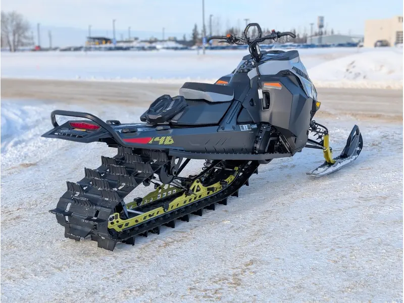 2026 Ski-Doo SUMMIT ADR w/ EDGE Pkg 146 850 E-TEC PowderMax FlexEdge 2.5" SHOT