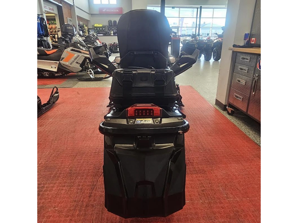 2025 Polaris 650 Indy Adventure 137 alt