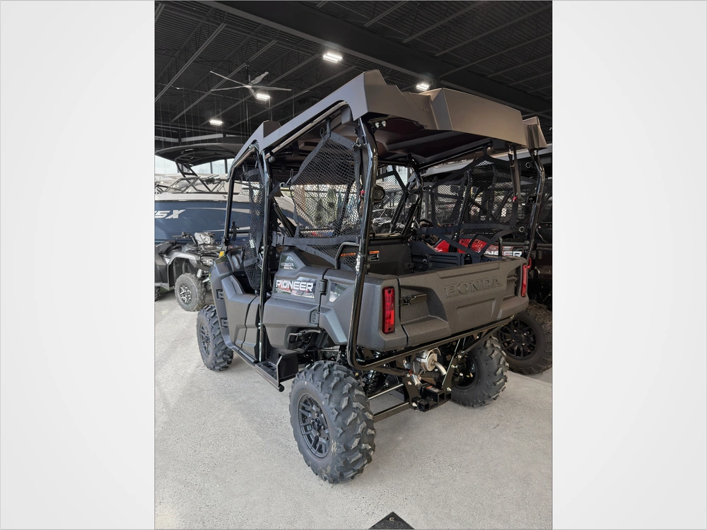2026 Honda Pioneer 700-4p Dlx alt