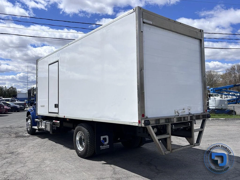 2018 Freightliner M2-106 alt