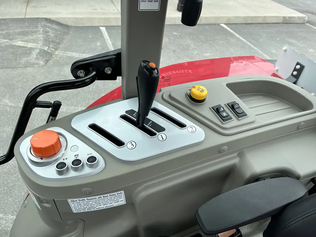 2024 Mahindra 2660 CAB