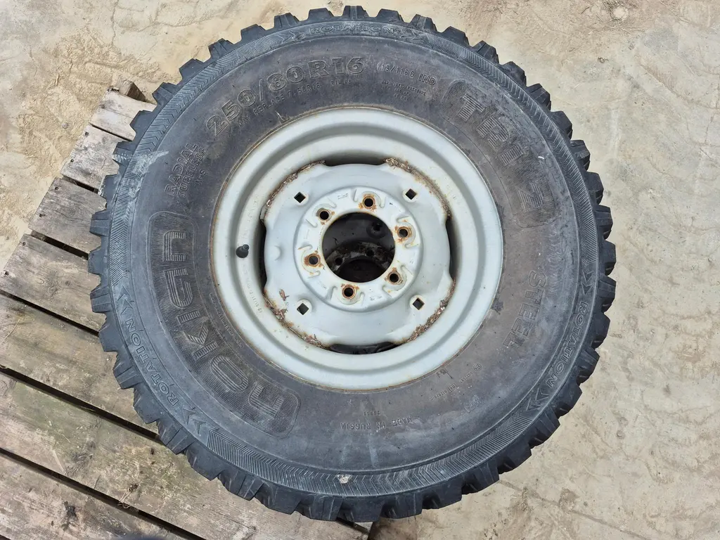 Nokian 250/80R16 2023