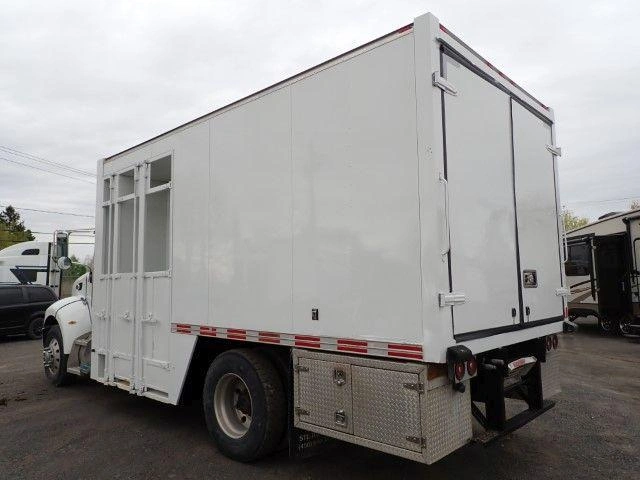 Peterbilt 335 2009