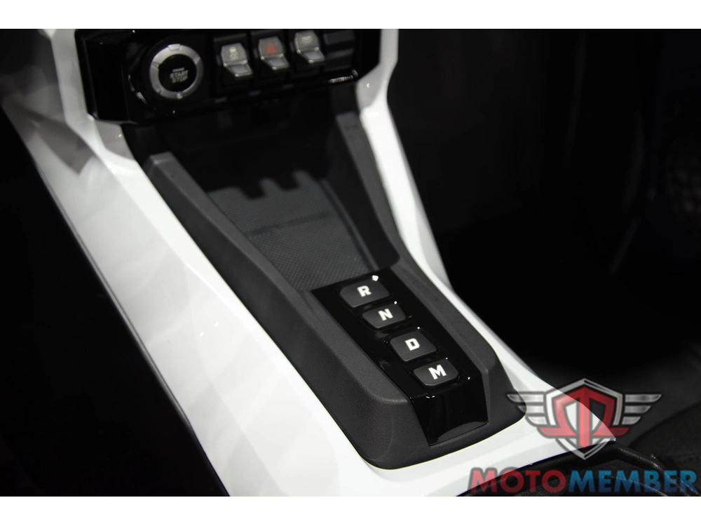 2026 Slingshot R Autodrive alt
