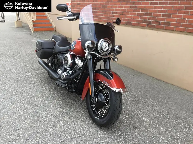2025 Harley-Davidson FLHC - Heritage Classic thumbnail 3