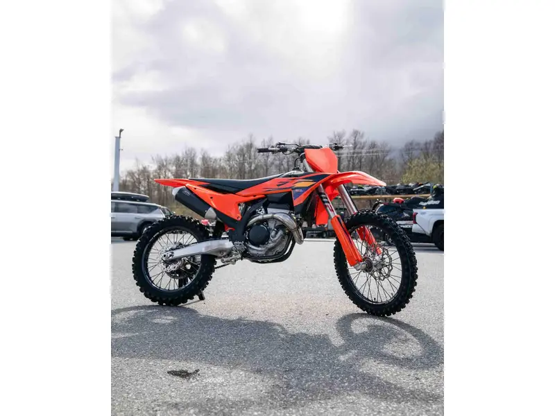 2026 KTM 350 SX-F thumbnail 3