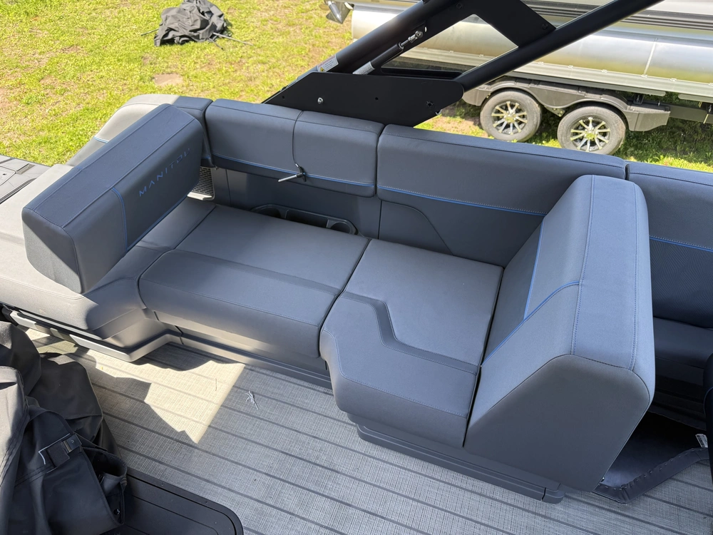 2025 Manitou Explore 24 Stealth alt