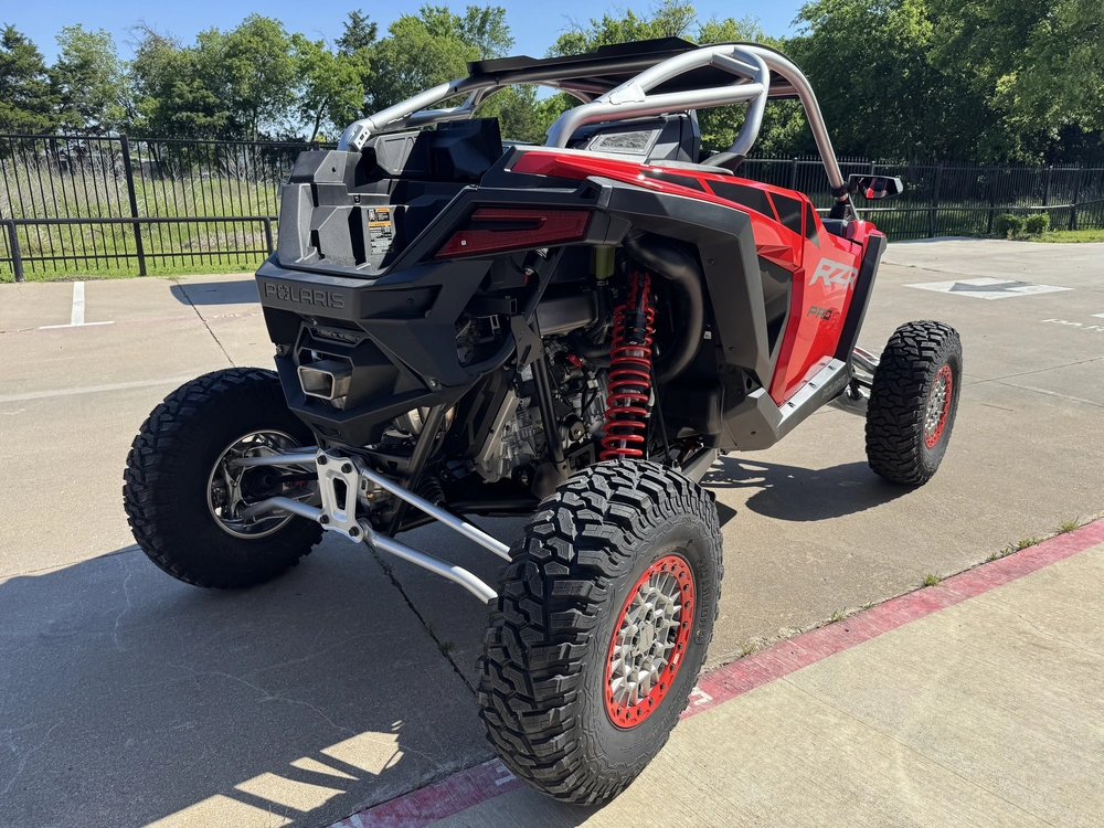 2026 Polaris Rzr Pro R Ultimate Indy Red alt