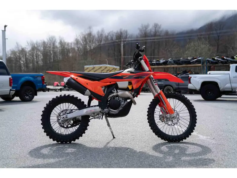 2025 KTM 250 XC-F thumbnail 2