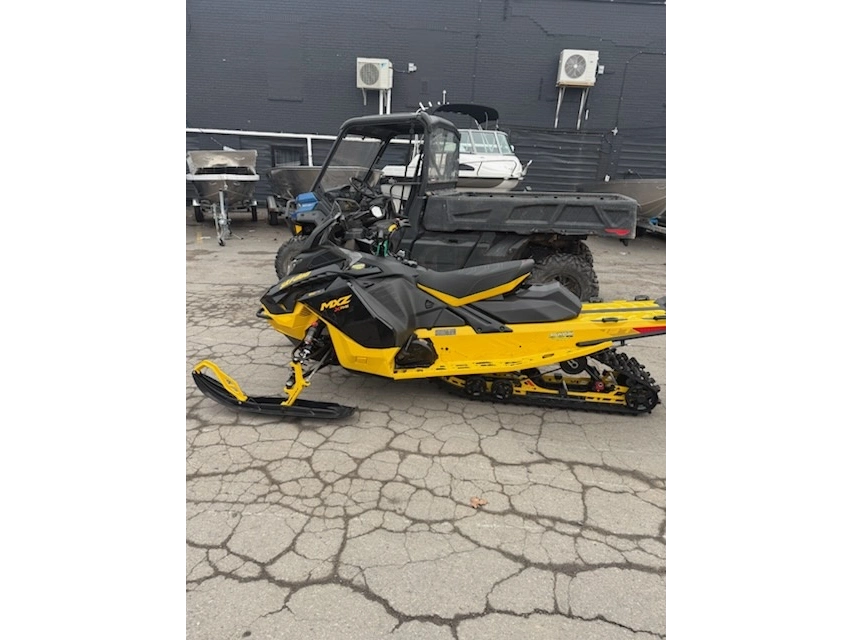 2025 Ski-doo Mxz Xrs 850 137"