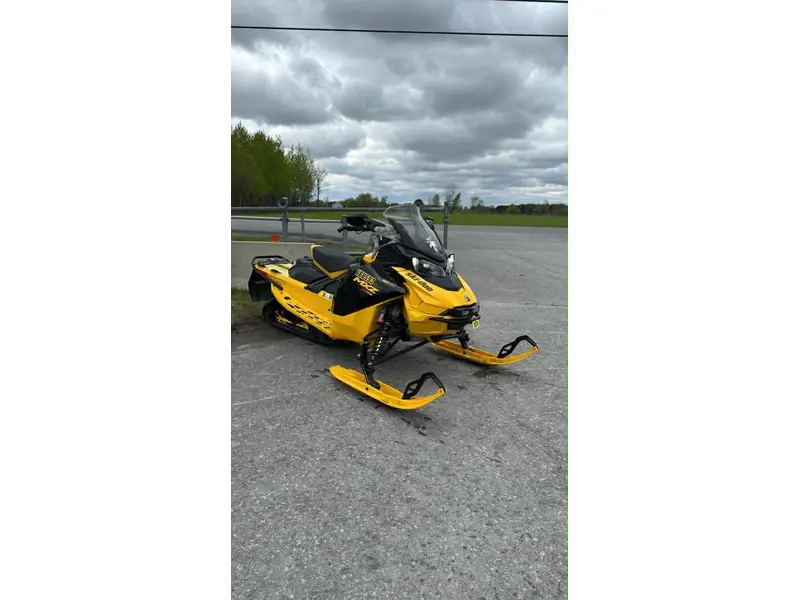 Ski-Doo MXZ X-RS 850R COMP. 2025