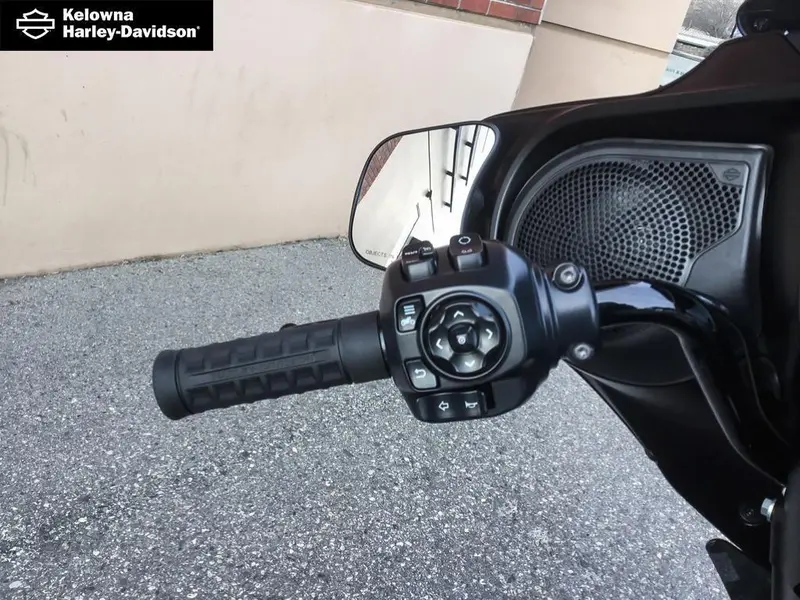 2026 Harley-Davidson FLHX - Street Glide® thumbnail 15