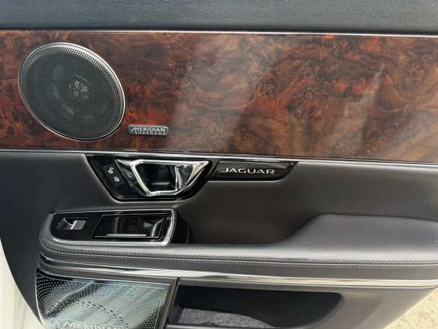 2016 Jaguar Xj Portfolio alt