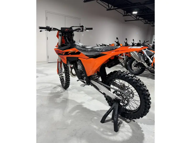 2025 KTM 300 SX thumbnail 4