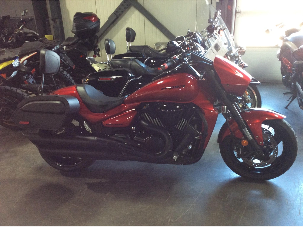 2023 Suzuki Vzr18 M109r Boss alt