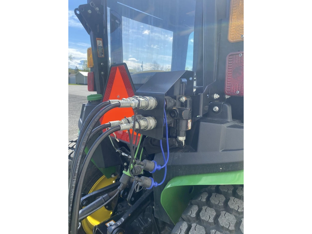 John Deere 3025e 2022 alt