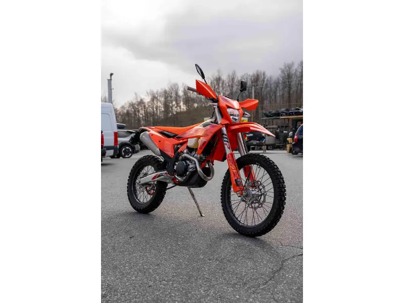 2025 KTM 500 EXC-F SIX DAYS thumbnail 3
