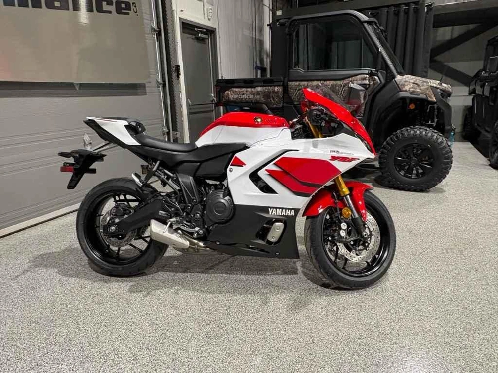 Yamaha Yzf-r7 70e Anniversaire 2026 alt