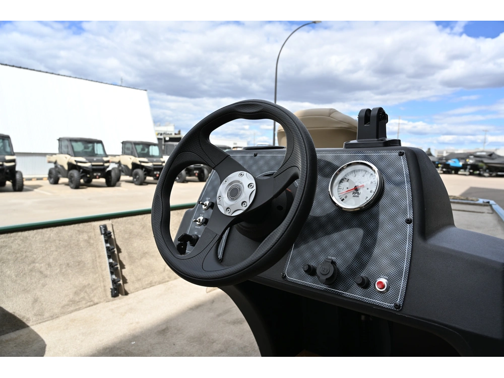 2026 Tracker Bass Tracker Classic Special Edition 40 Elpt Four Stroke alt