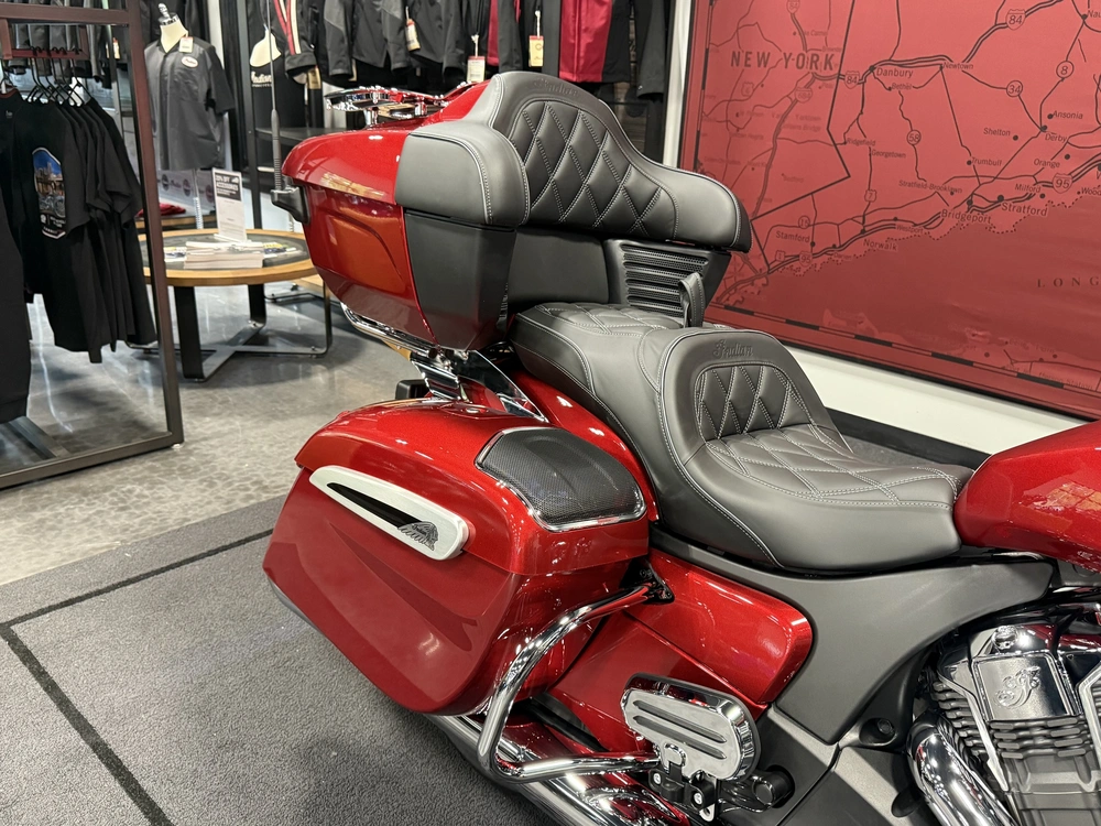 2026 Indian Motorcycle Pursuit Limited 112 alt