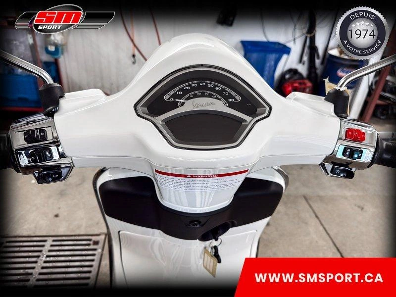 2026 Vespa Primavera 50 alt