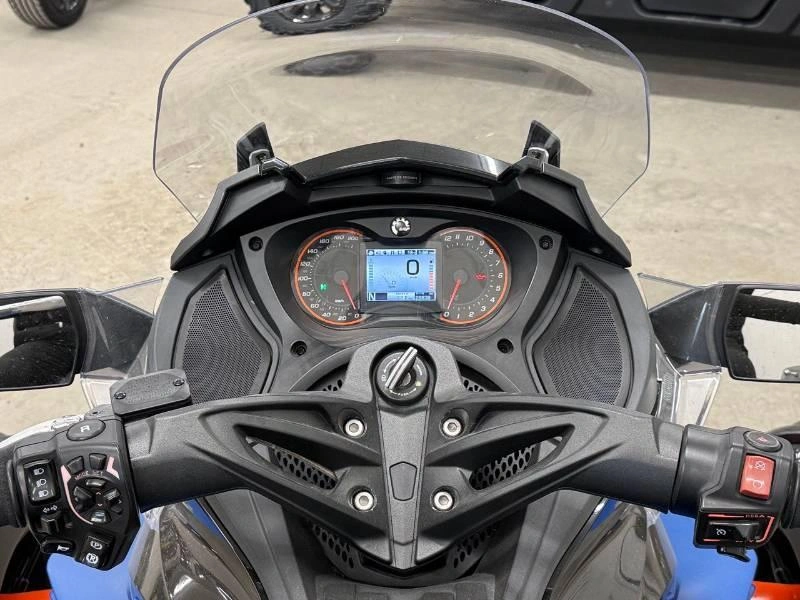 2015 Can-am Spyder St-s alt