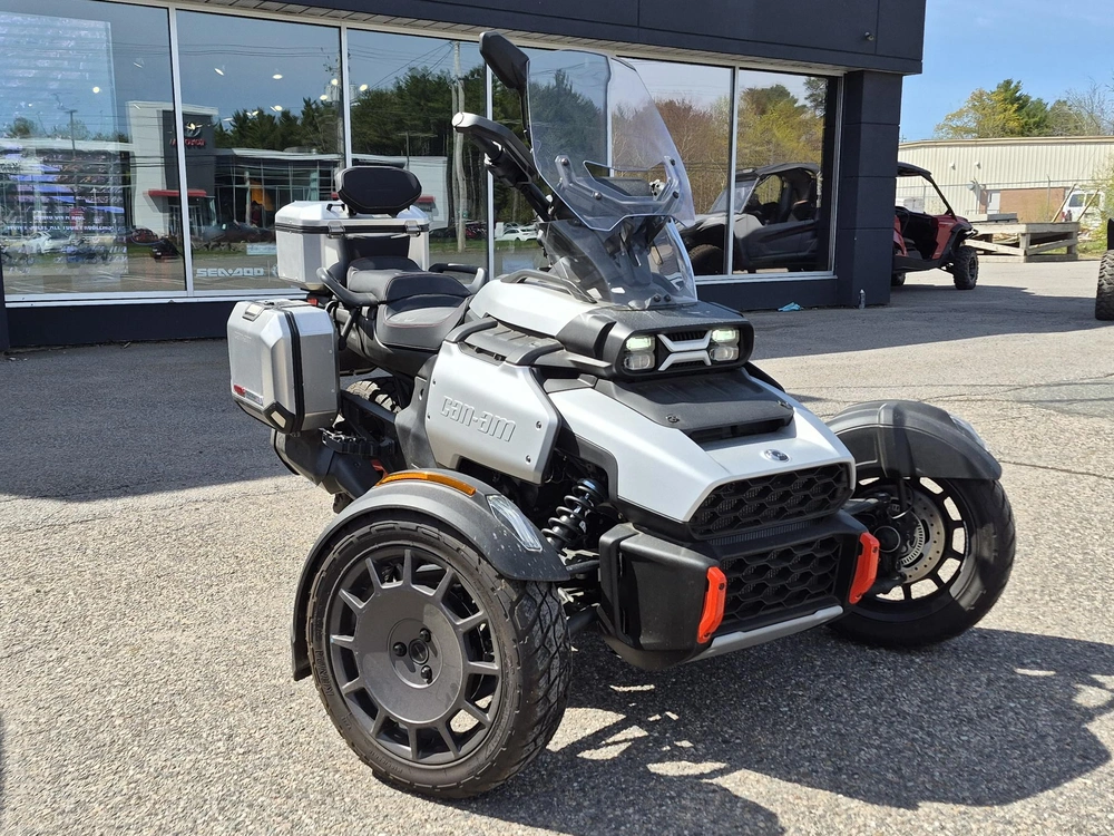 2025 Brp Canyon Xt alt