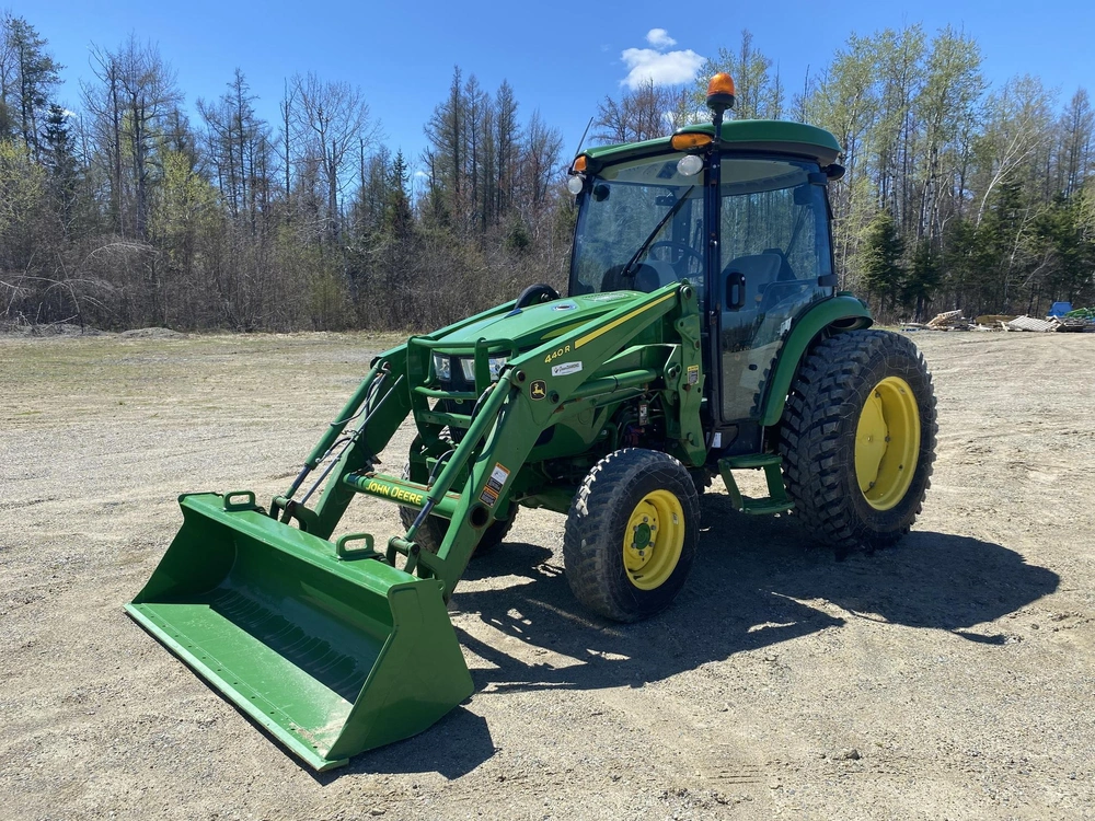 2022 John Deere 4066r alt