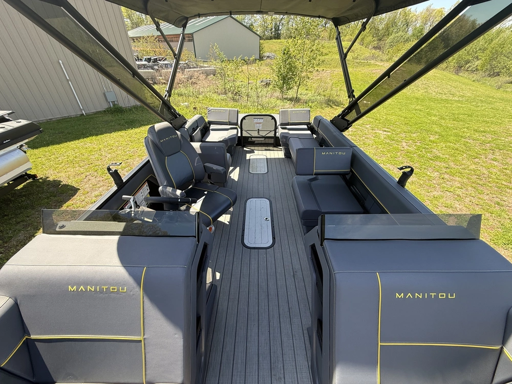 2025 Manitou Explore 24 Stealth alt