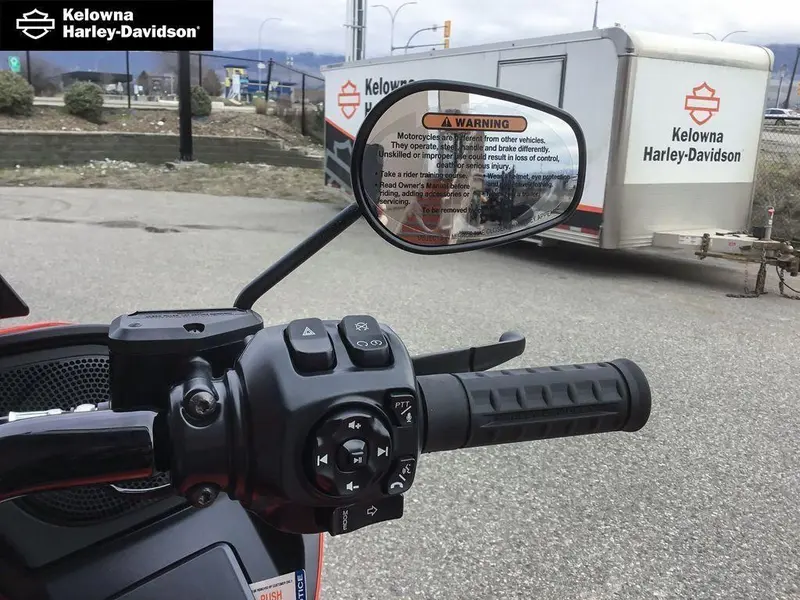 2026 Harley-Davidson FLTRX - Road Glide® thumbnail 16