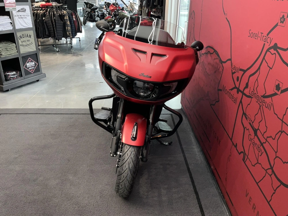2026 Indian Motorcycle Challenger Dark Horse alt