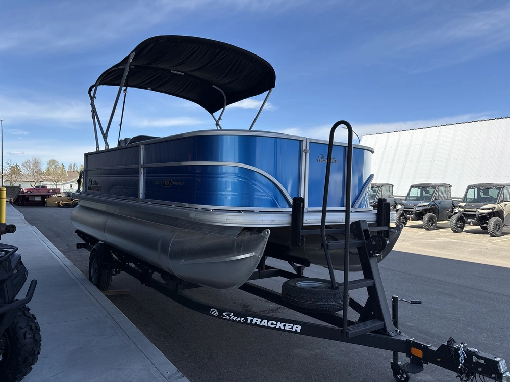 2026 Sun Tracker Party Barge® 18 Dlx-b086947 60 Elpt Four Stroke alt