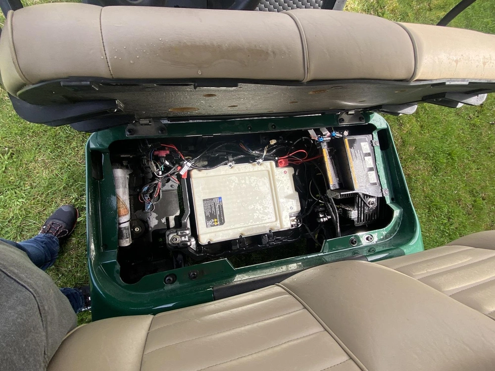 2024 E-z-go Rxv alt