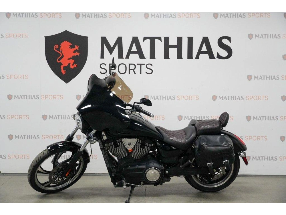 2010 Victory Motorcycles Vegas 8-ball alt