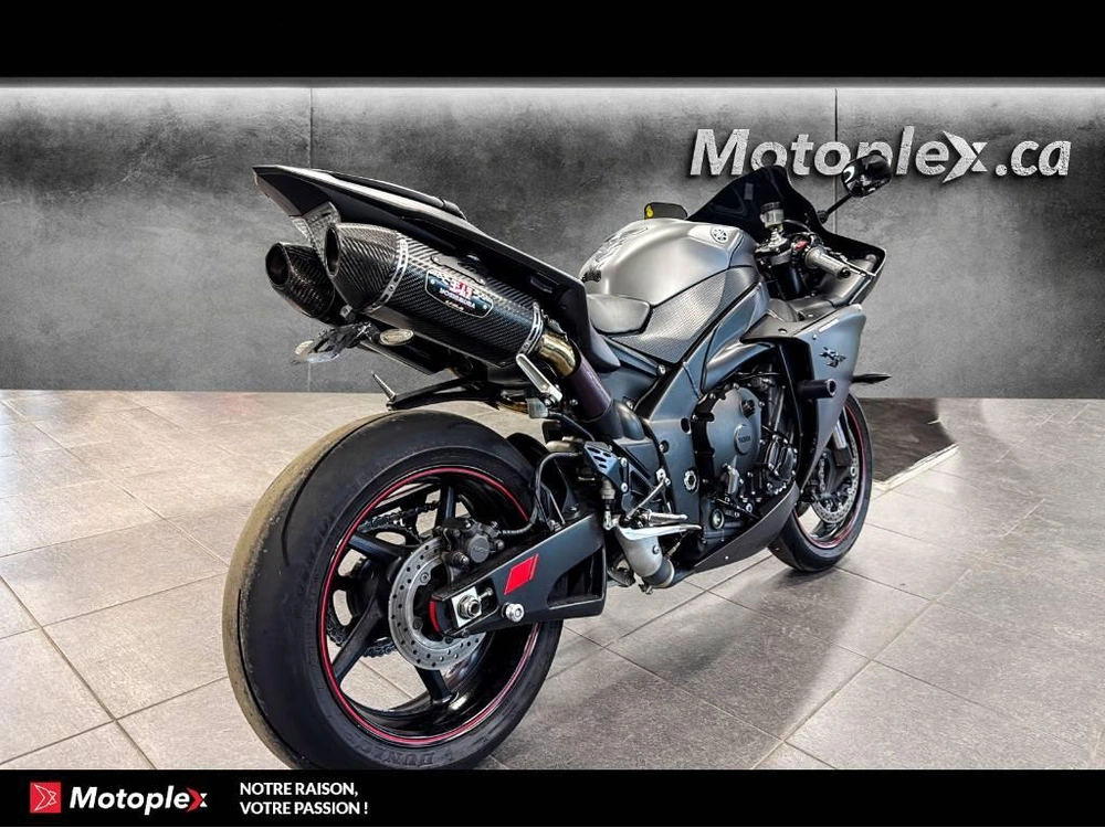 2013 Yamaha R1 *yoshimura* alt