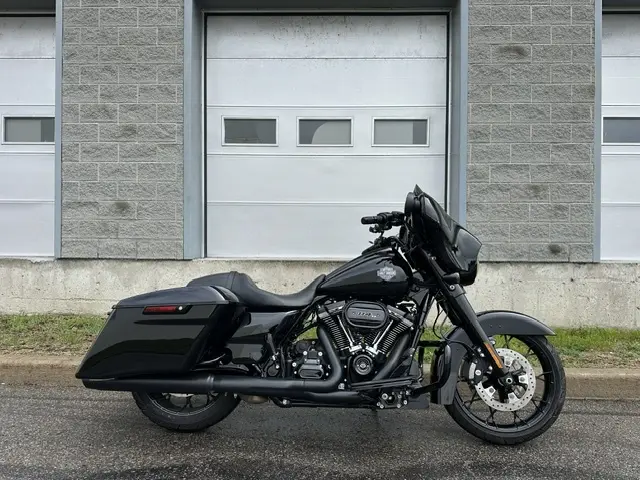 2023 Harley-Davidson Street GlideFLHXS