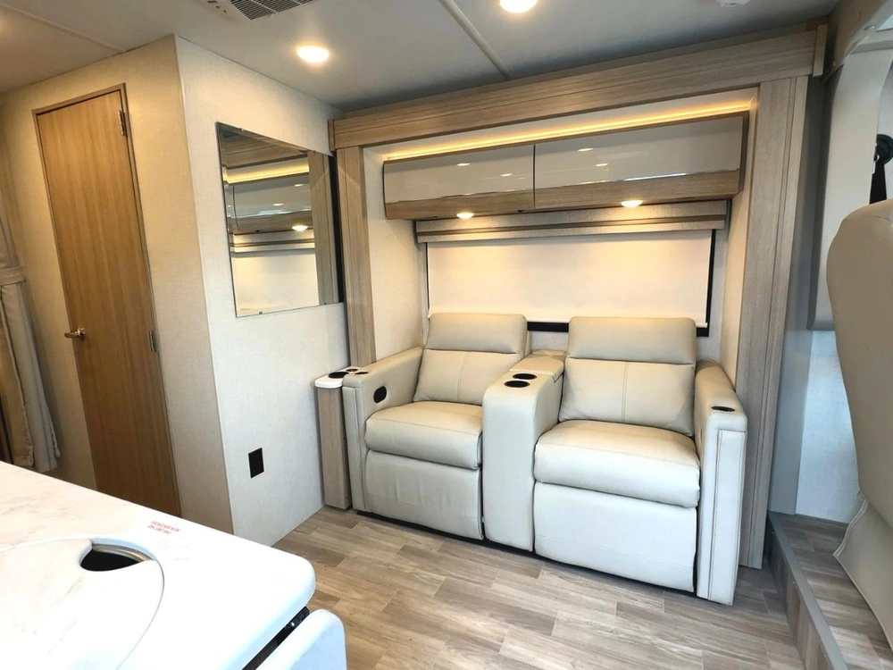 Thor Vegas 26.2 2027 alt