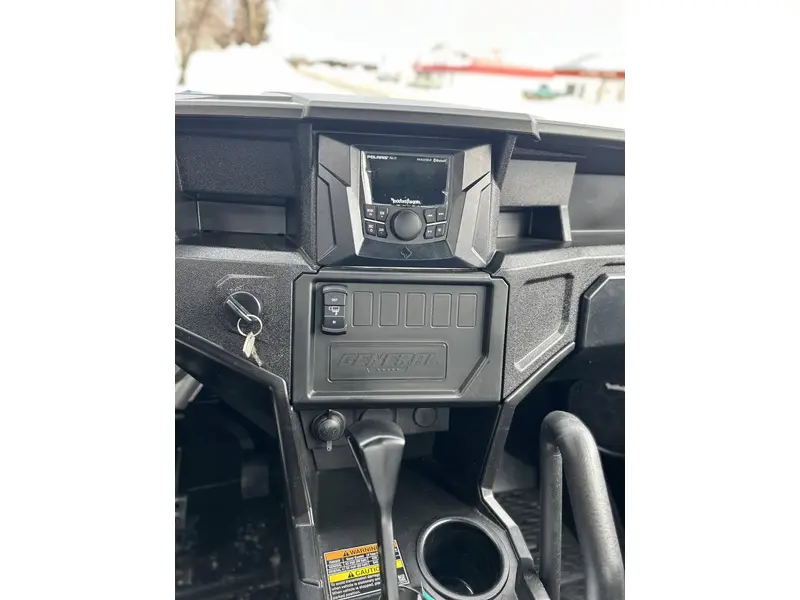 2026 Polaris GENERAL® XP 4 1000 Premium thumbnail 9
