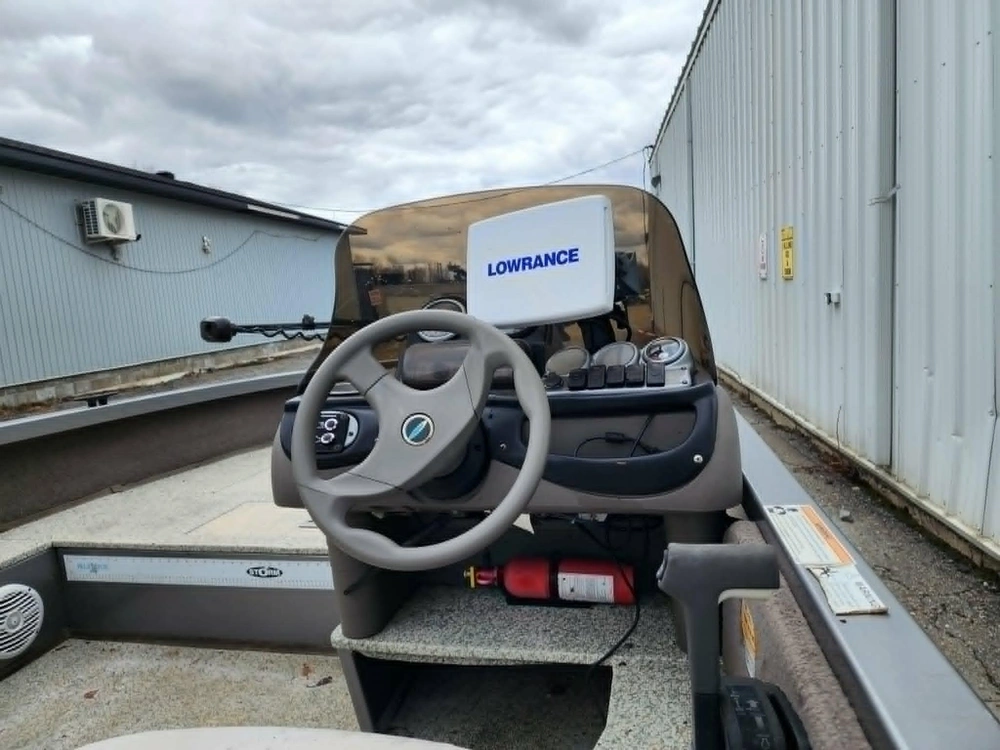 2007 Crestliner 1700 Fishhawk alt