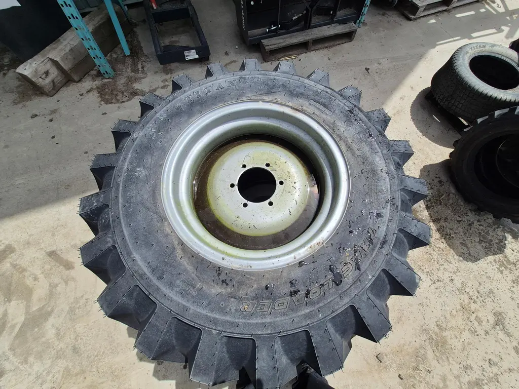 TITAN 10X16.5 43X16-20 2020