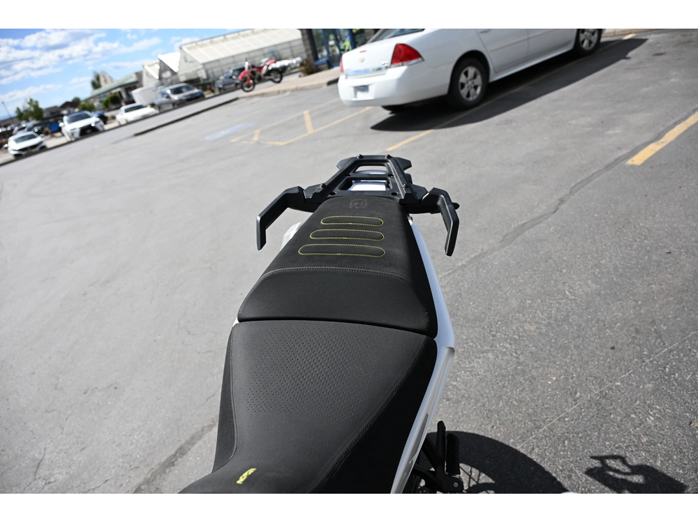 2025 Husqvarna Norden 901 Expedition alt